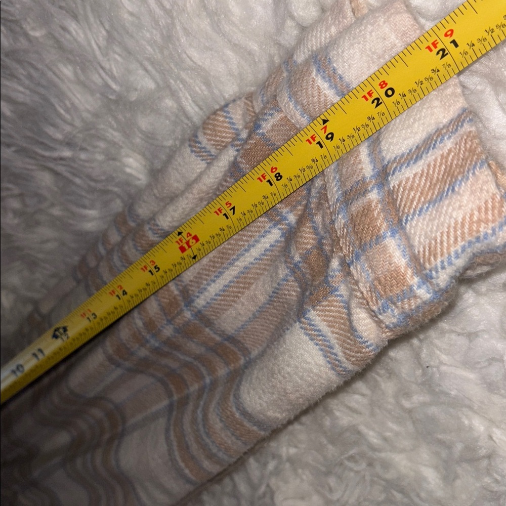 Hollister Women’s Boyfriend Fit Plaid Shacket, Size Medium - Picture 9 of 15